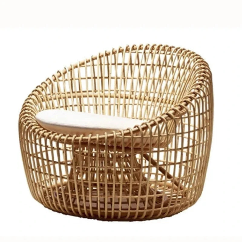Canapé d'extérieur en résine tressée avec petite table basse